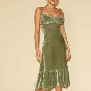 NWT Reformation Oda Dress size 10 in green artichoke